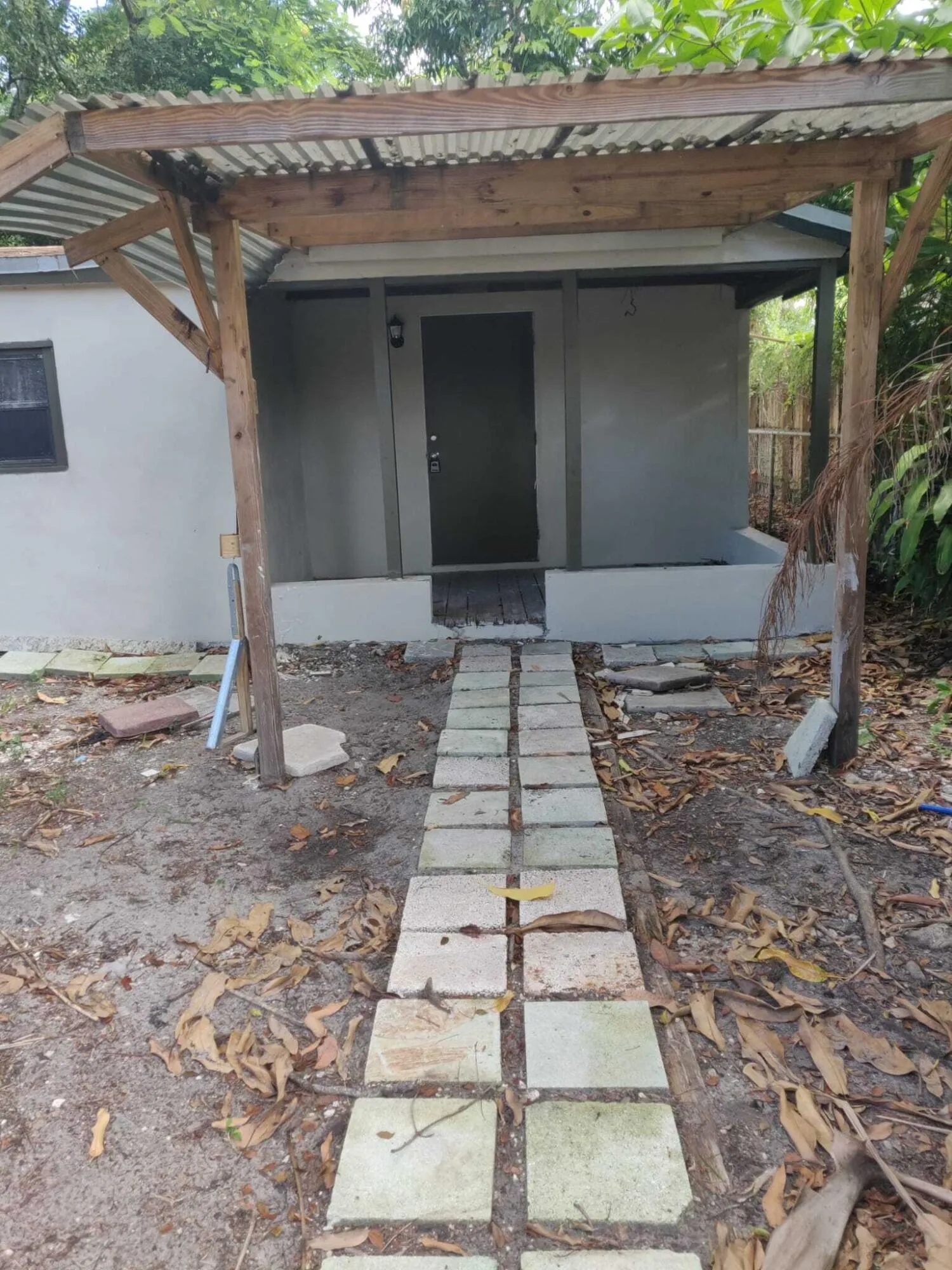 Exterior 3