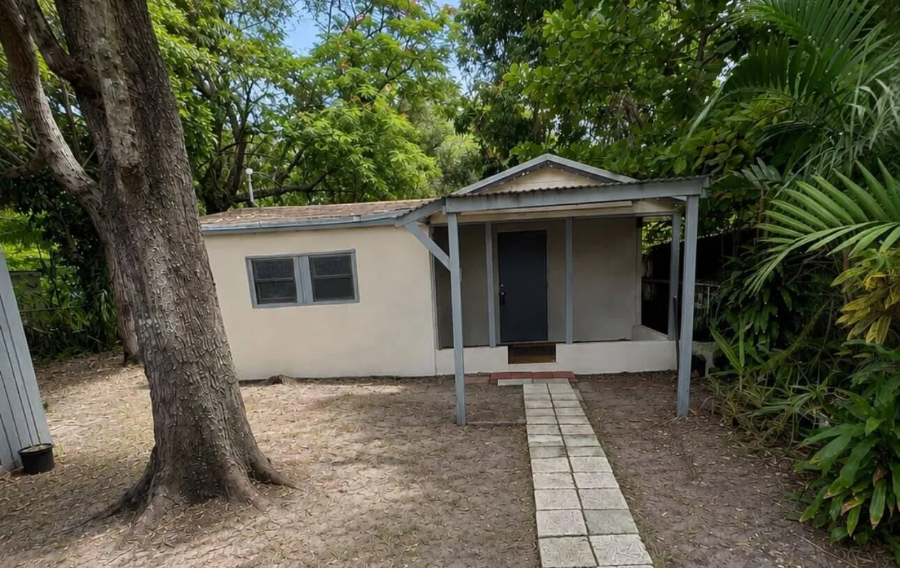 Front House Listing Photos