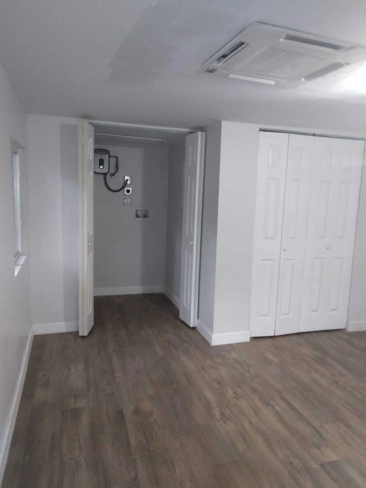 Bedroom 2nd closet view