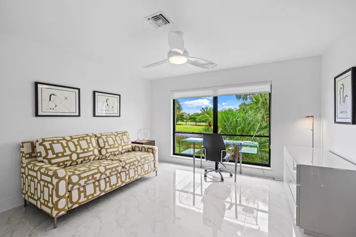 Guest Bedroom/Den