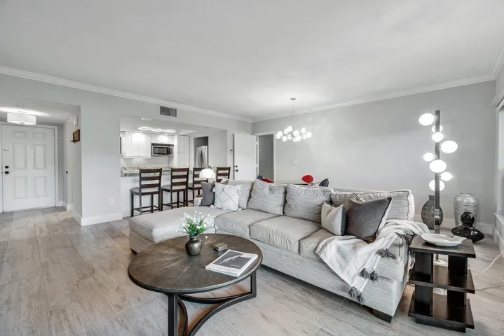 010-11863WimbledonCircle-Wellington-FL-3