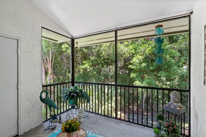 Main Bed Balcony
