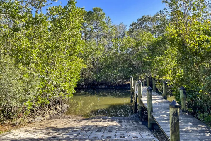 Common Dock