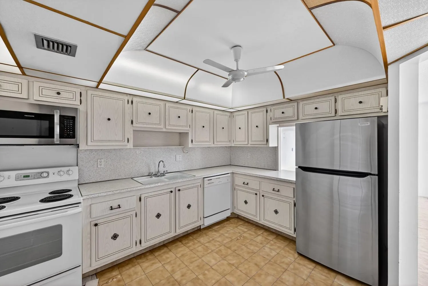 400 Diplomat Parkway-large-021-020-0011