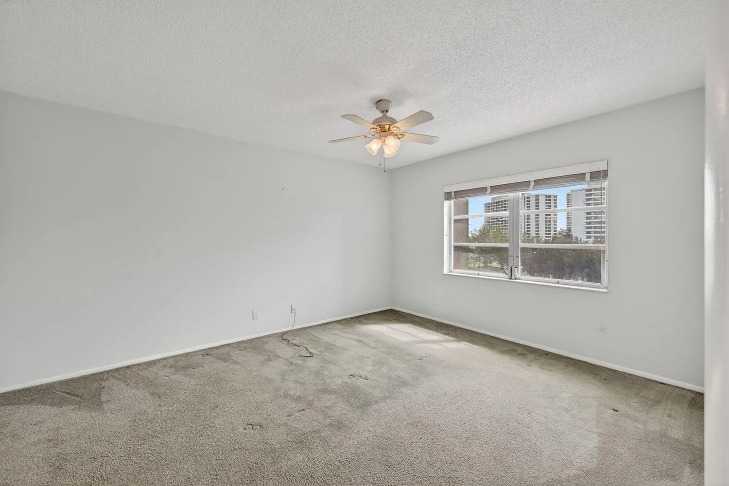 400 Diplomat Parkway-large-024-025-0014