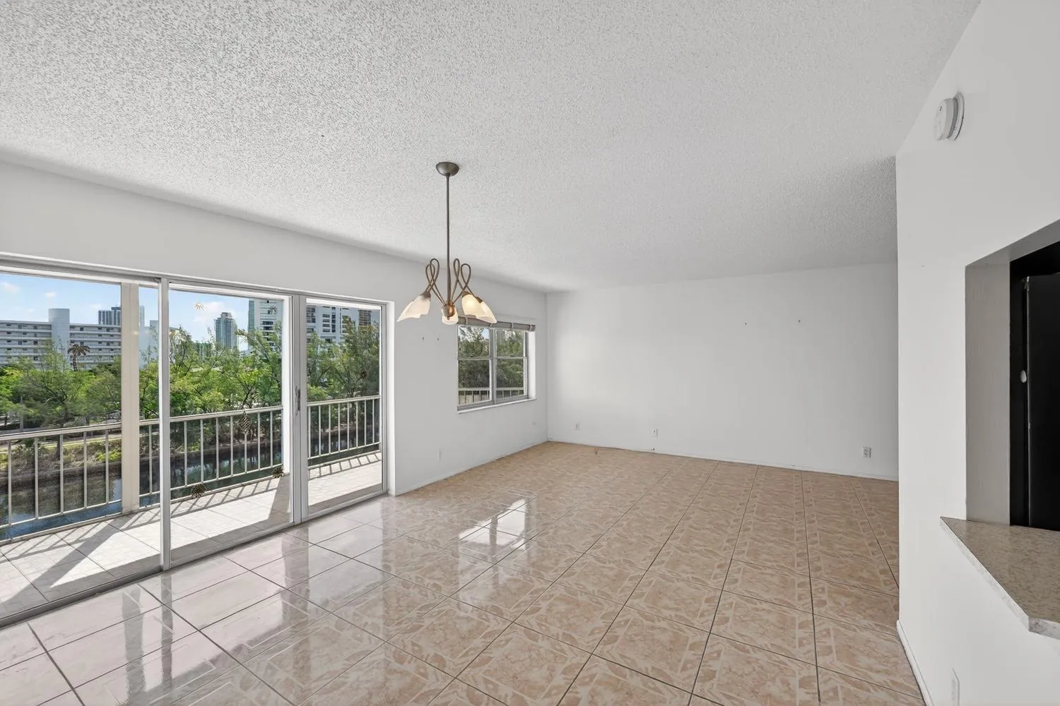 400 Diplomat Parkway-large-019-019-0009