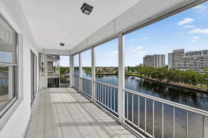 400 Diplomat Parkway-large-023-024-0013