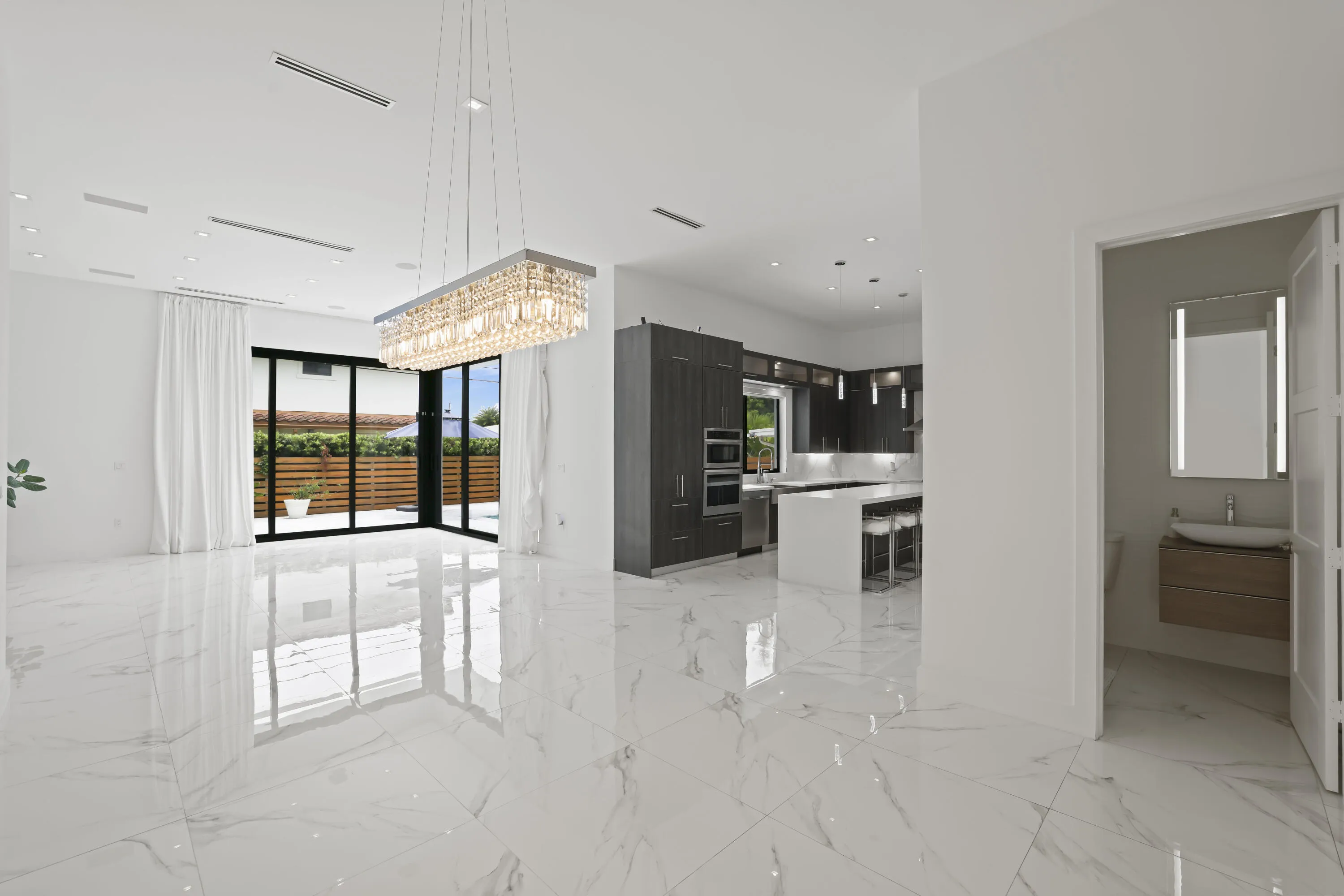 2620 Southeast 6th St - 23.jpg-FULL