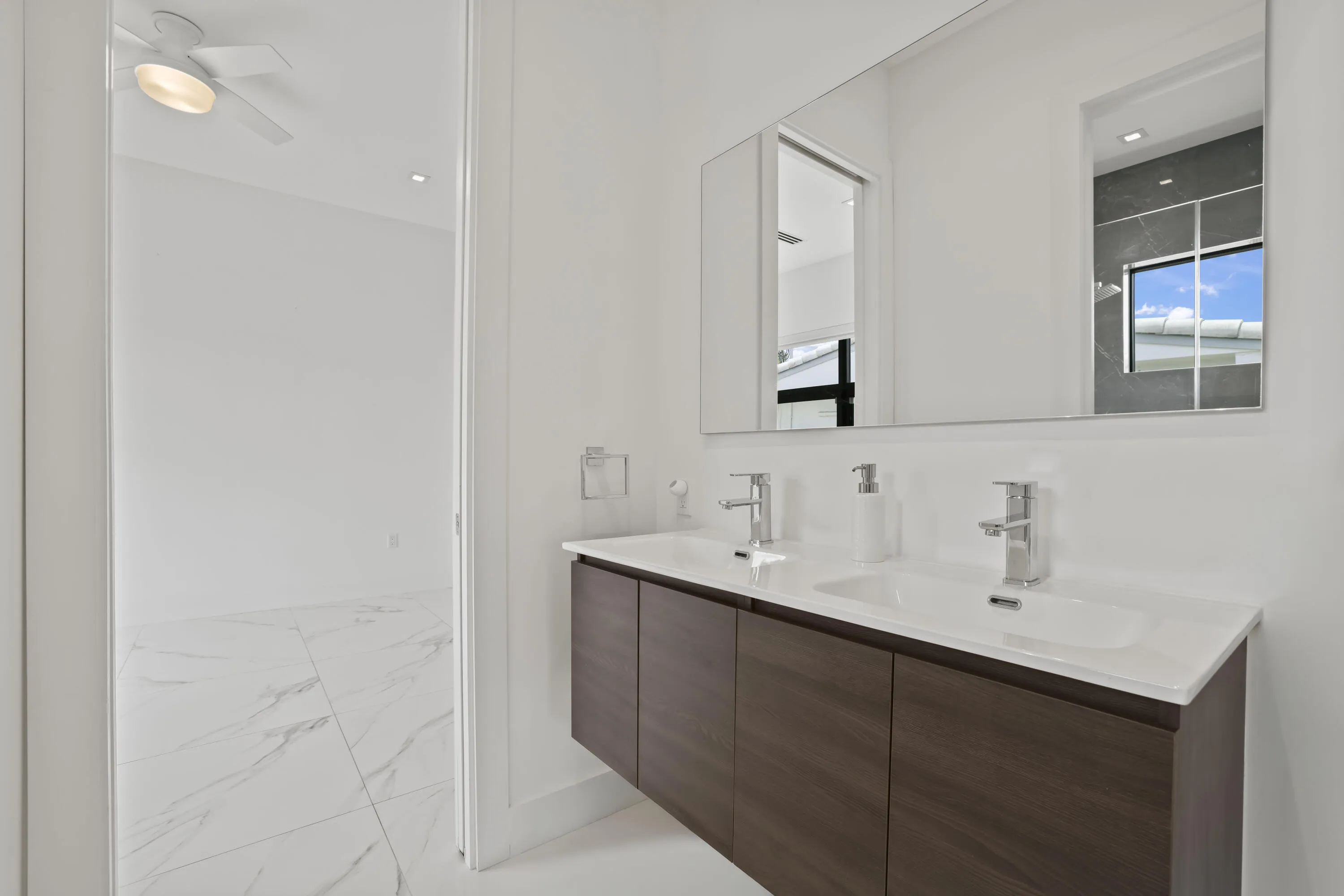 2620 Southeast 6th St - 44.jpg-FULL