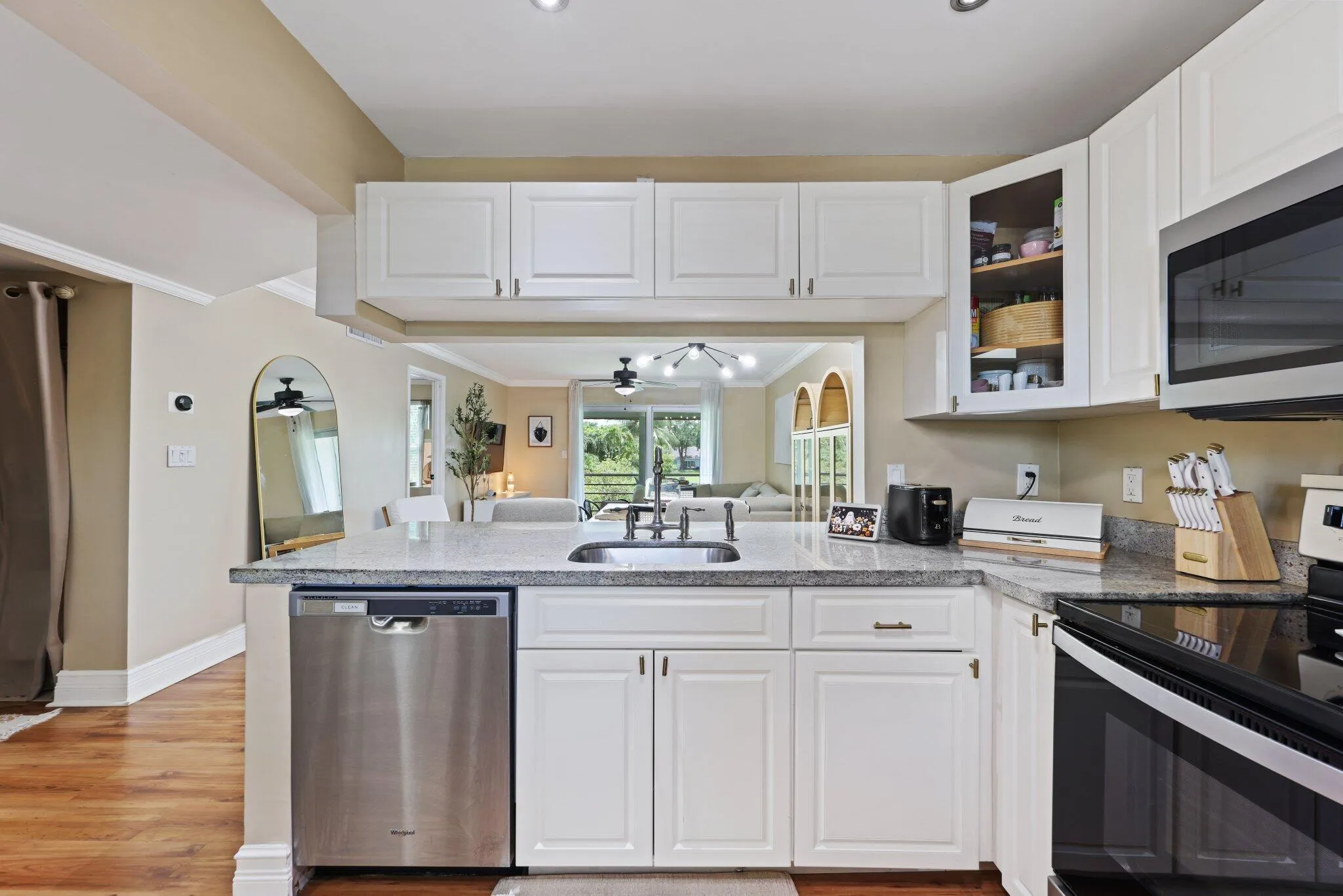 2700 Fiore 2020 Way 202 - 11.jpg-SMALL