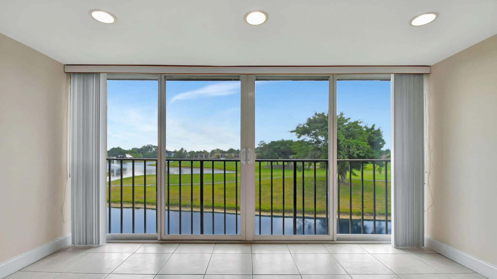 Enclosed balcony