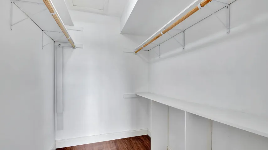 Walk-in closet