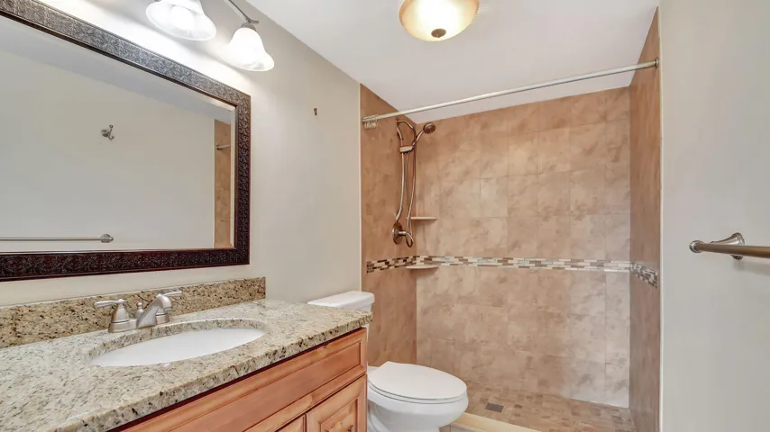 Principal bathroom