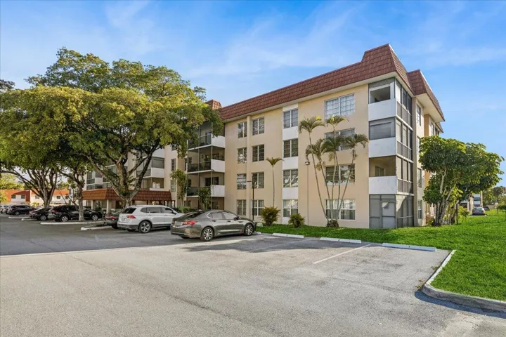 01-4156 Inverrary Dr #112, Lauderhill, F
