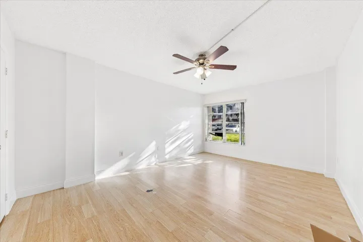 09-4156 Inverrary Dr #112, Lauderhill, F