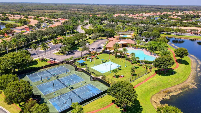 51-web-or-mls-04_briar bay (3)