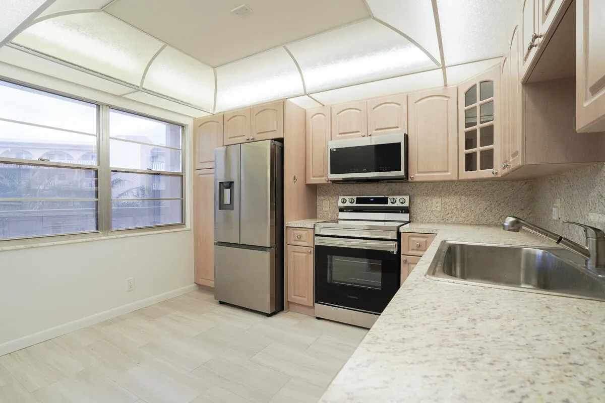 4401 Martinique CT Apt D-2-6