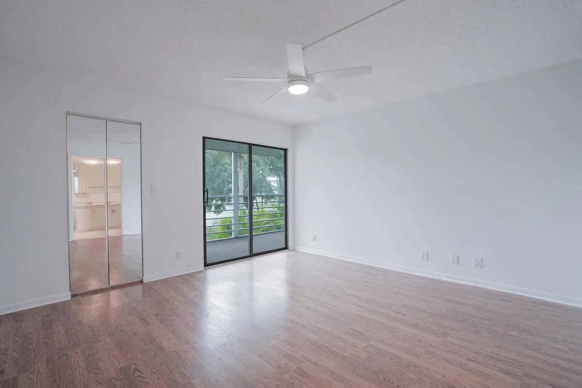 4401 Martinique CT Apt D-2-20