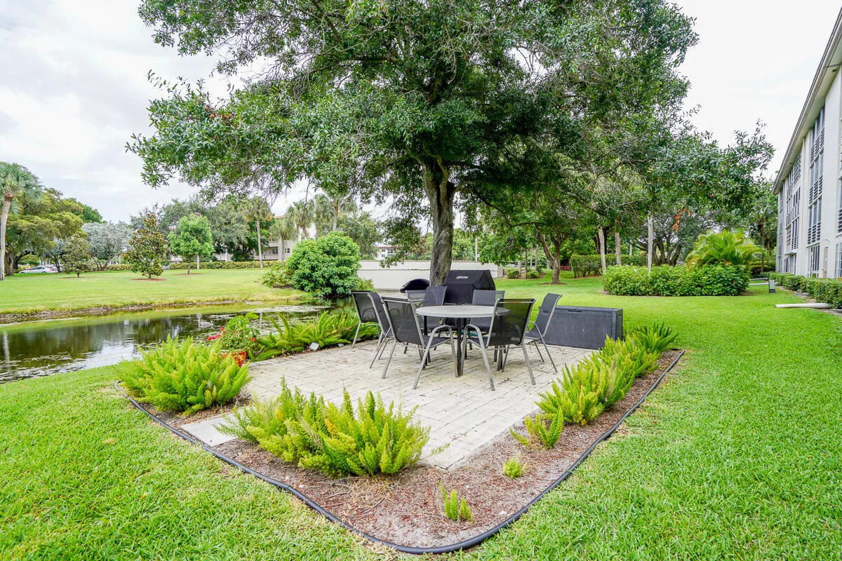 4401 Martinique CT Apt D-2-33
