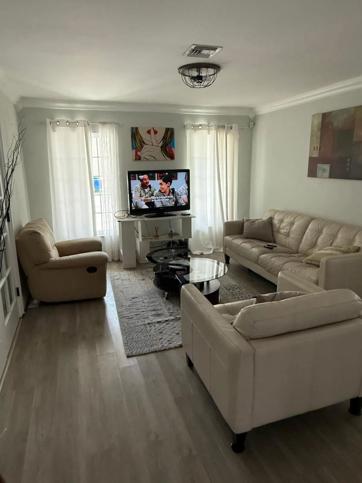 LIVING ROOM 1