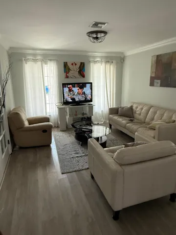 LIVING ROOM 1
