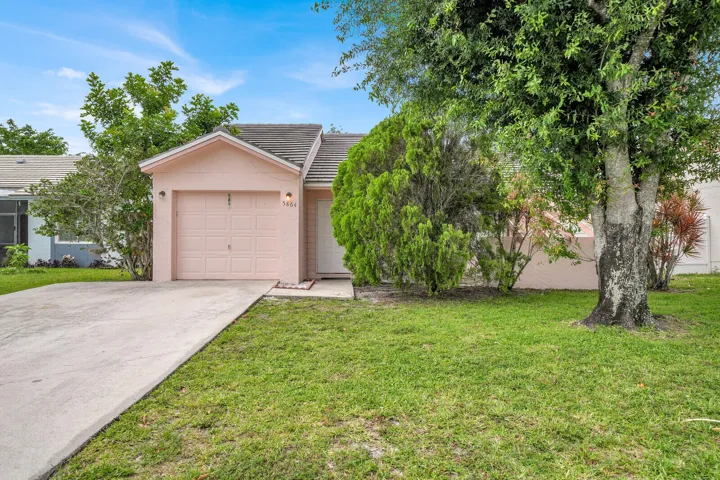 5864 Strawberry Lakes