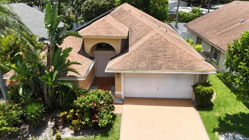 exterior 1059 Fairfax Cir
