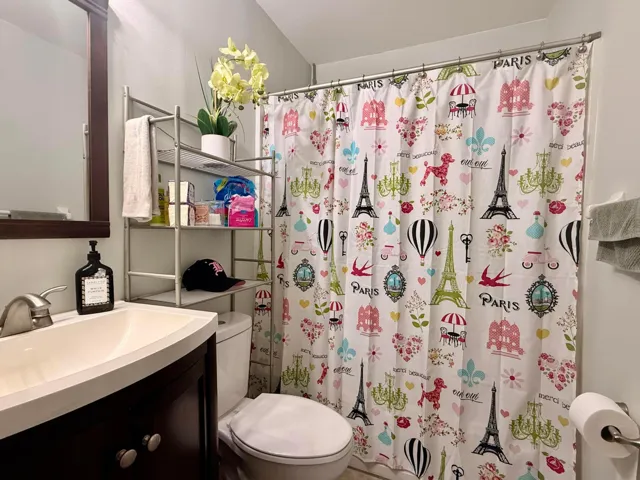 2nd bathroom