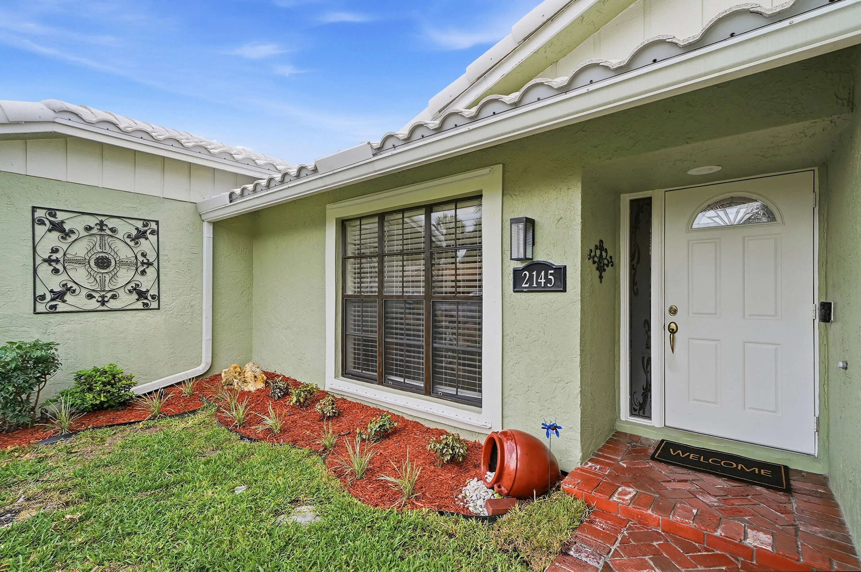 05_exterior entry