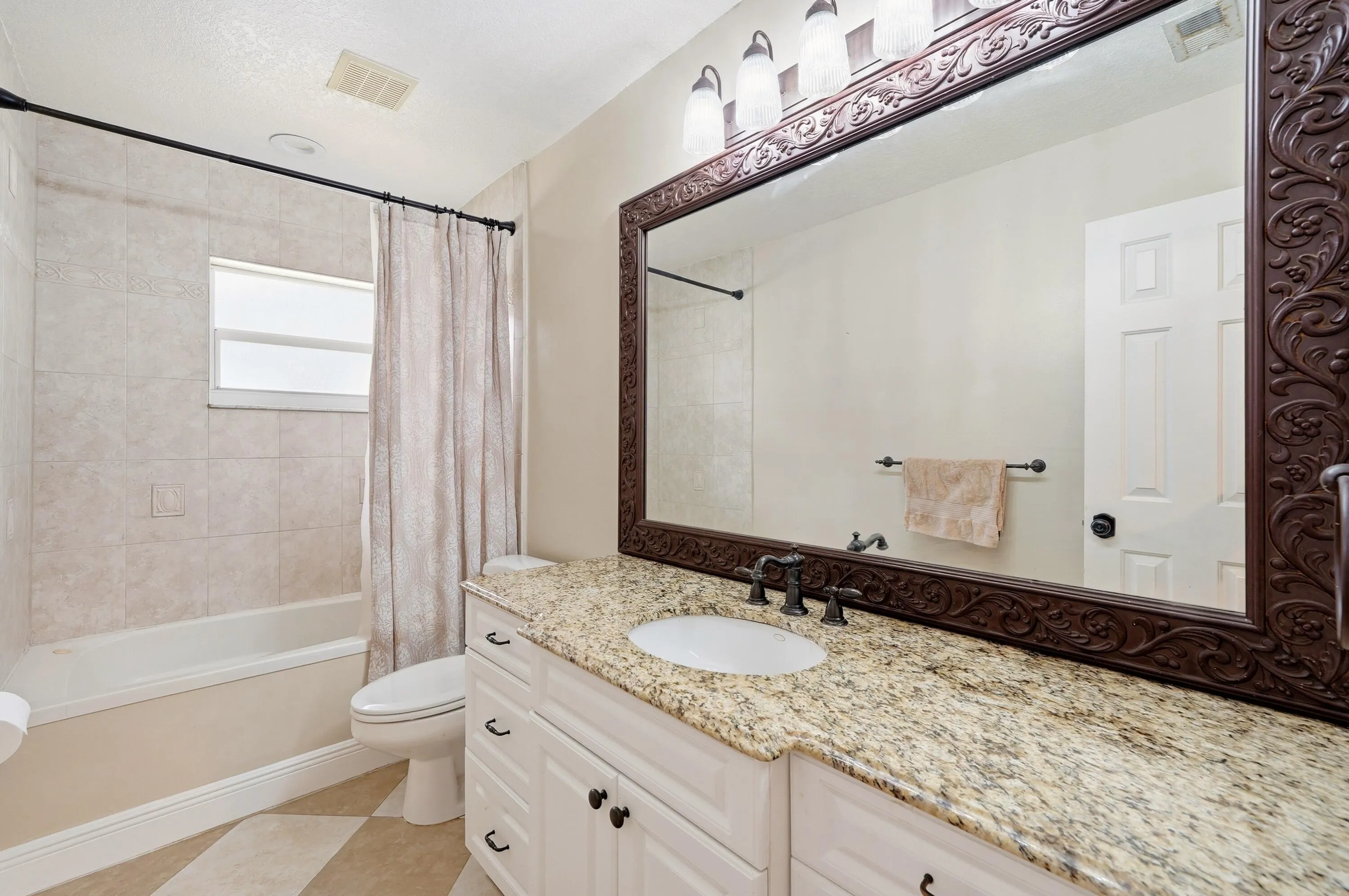 12_bathroom