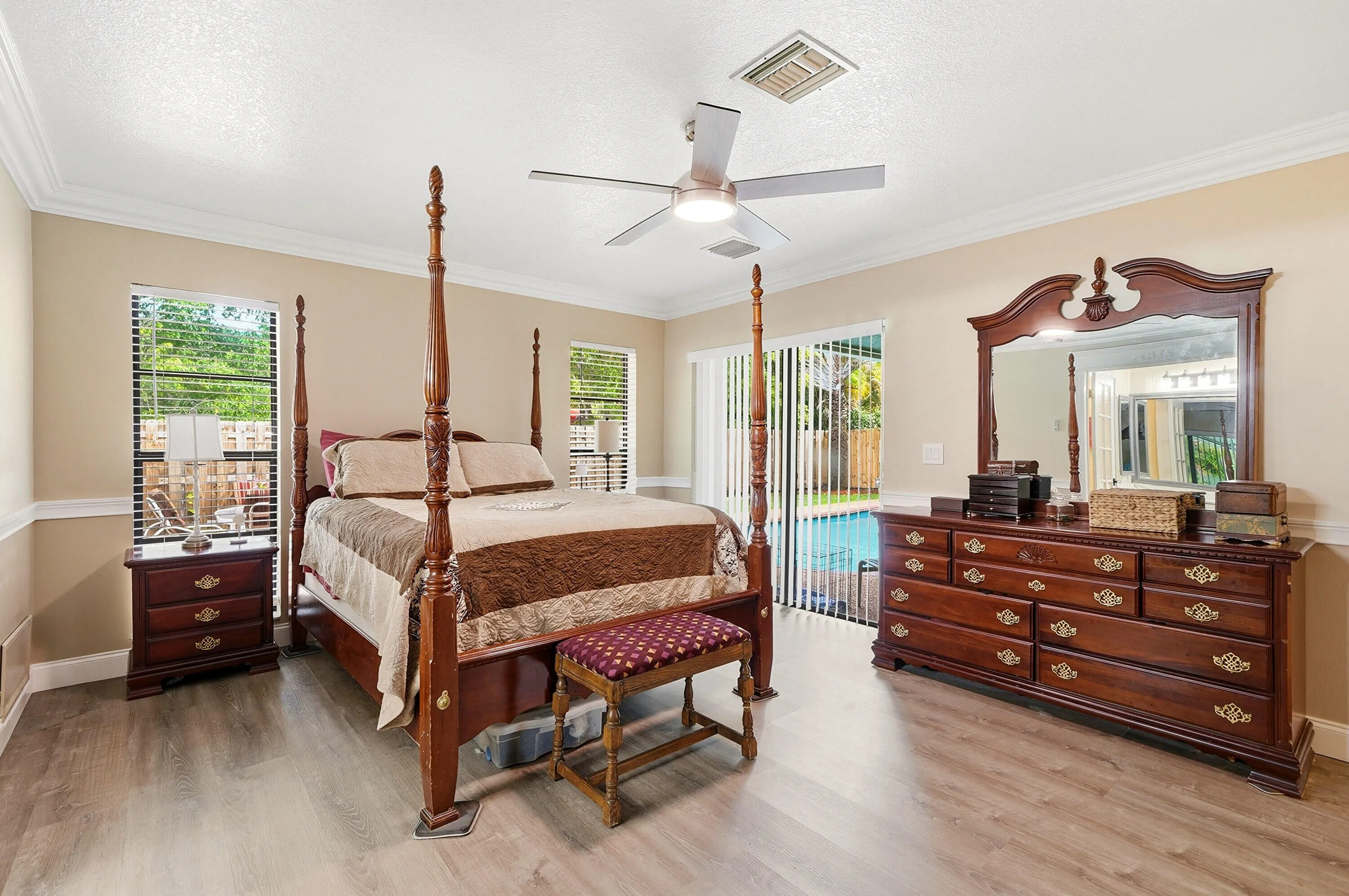 27_bedroom