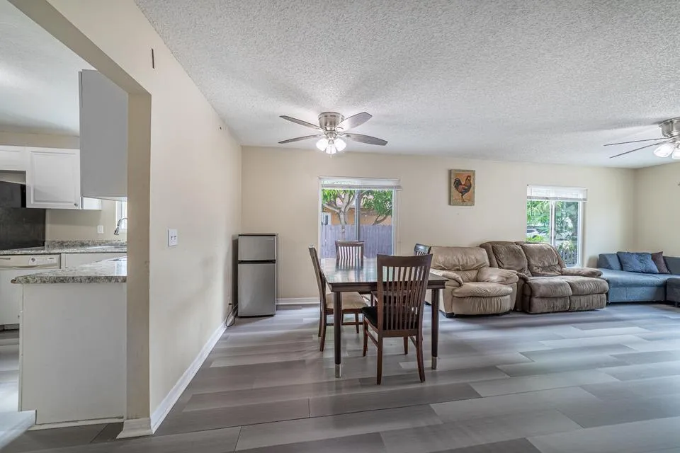 Unit1-Livingroom-B