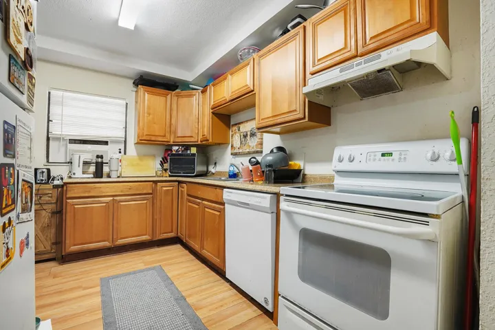 09 Kitchen 02