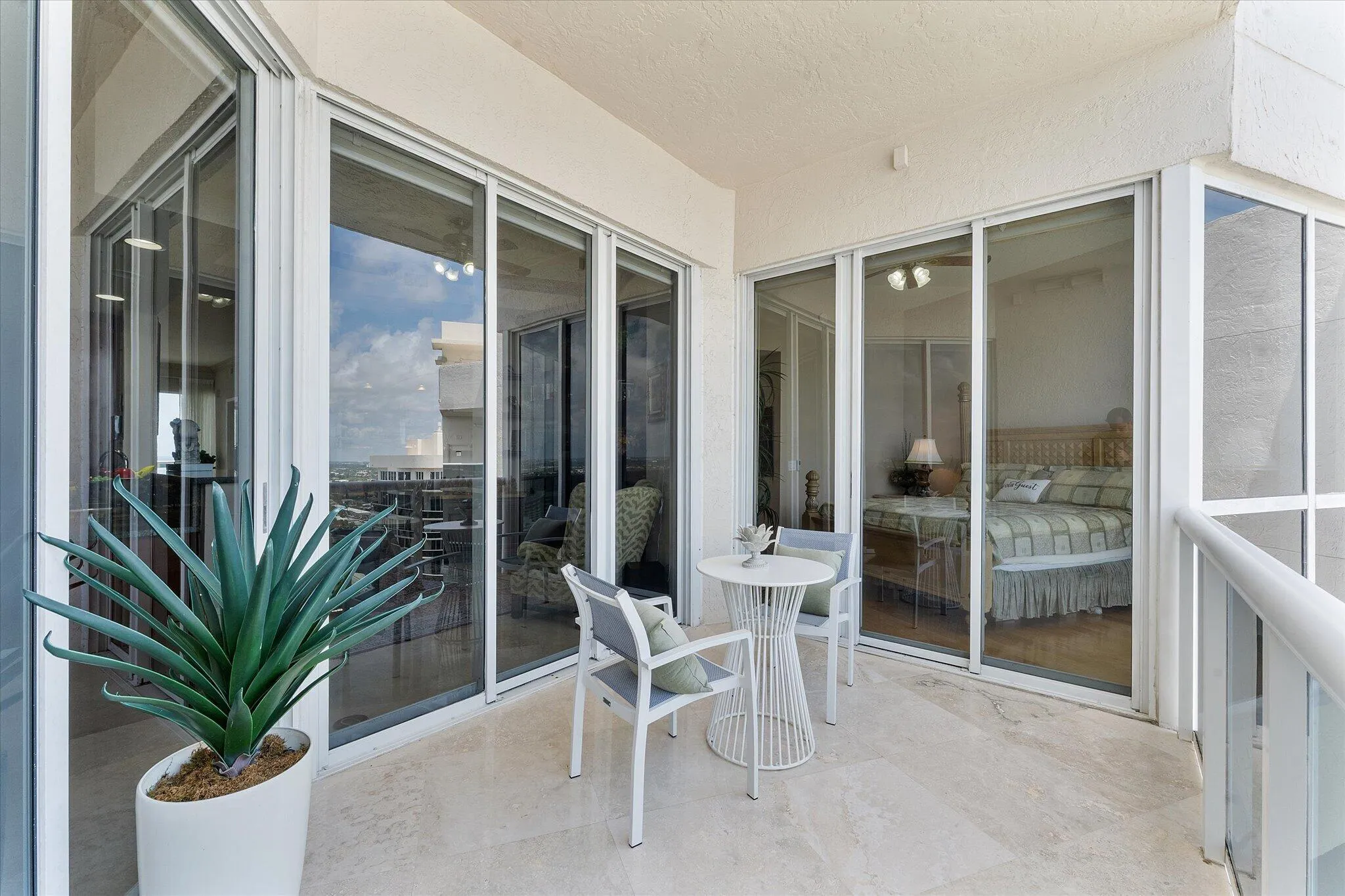 34-3200 N Ocean Blvd_047