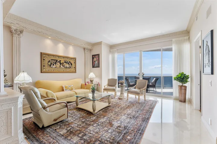 04-3200 N Ocean Blvd_005