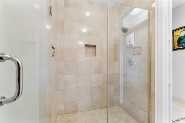 27-3200 N Ocean Blvd_036