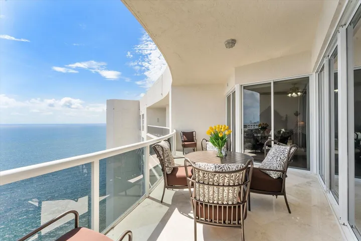 30-3200 N Ocean Blvd_040