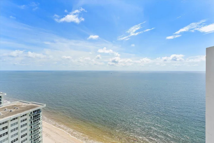 29-3200 N Ocean Blvd_039