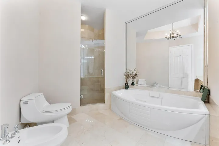 20-3200 N Ocean Blvd_027