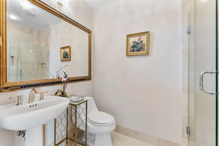 26-3200 N Ocean Blvd_035