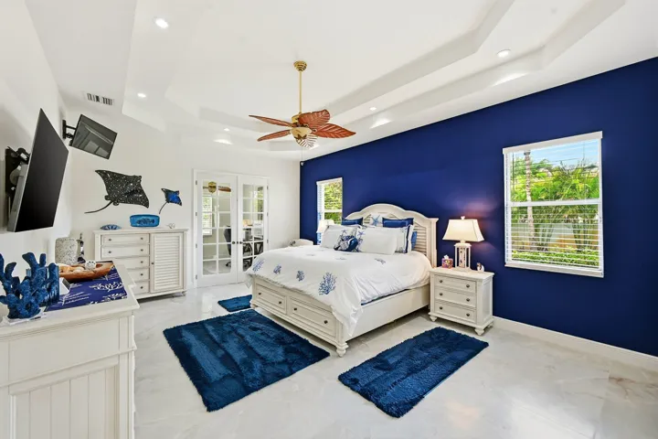 25_primary bedroom