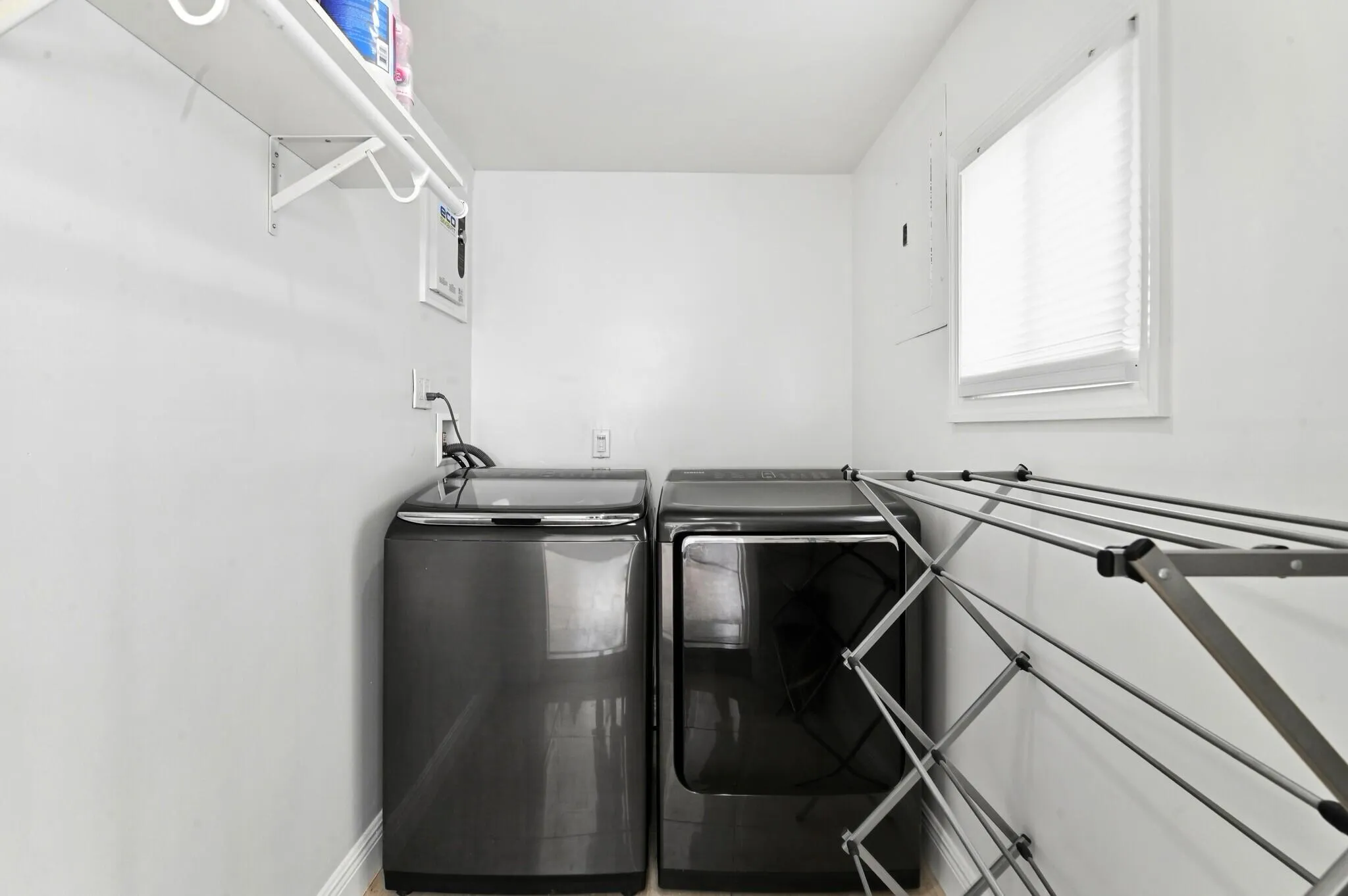 00028 - 124 Davis Rd