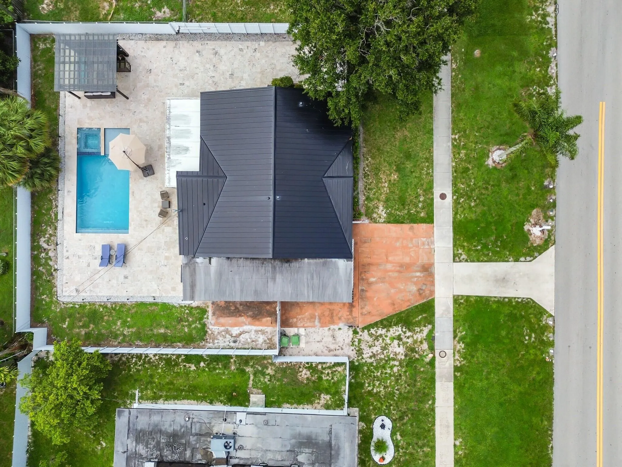00052 - 124 Davis Rd