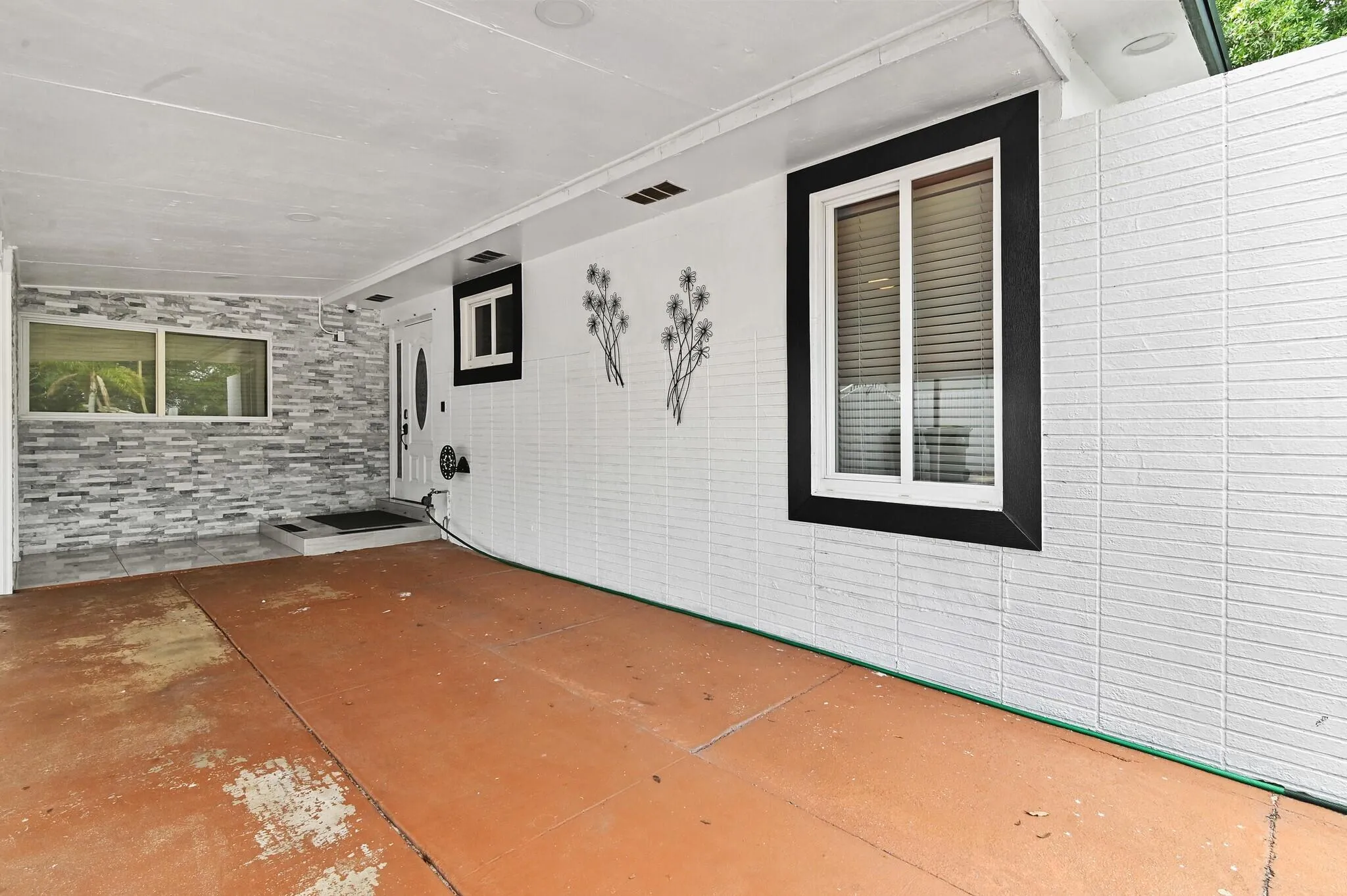 00004 - 124 Davis Rd
