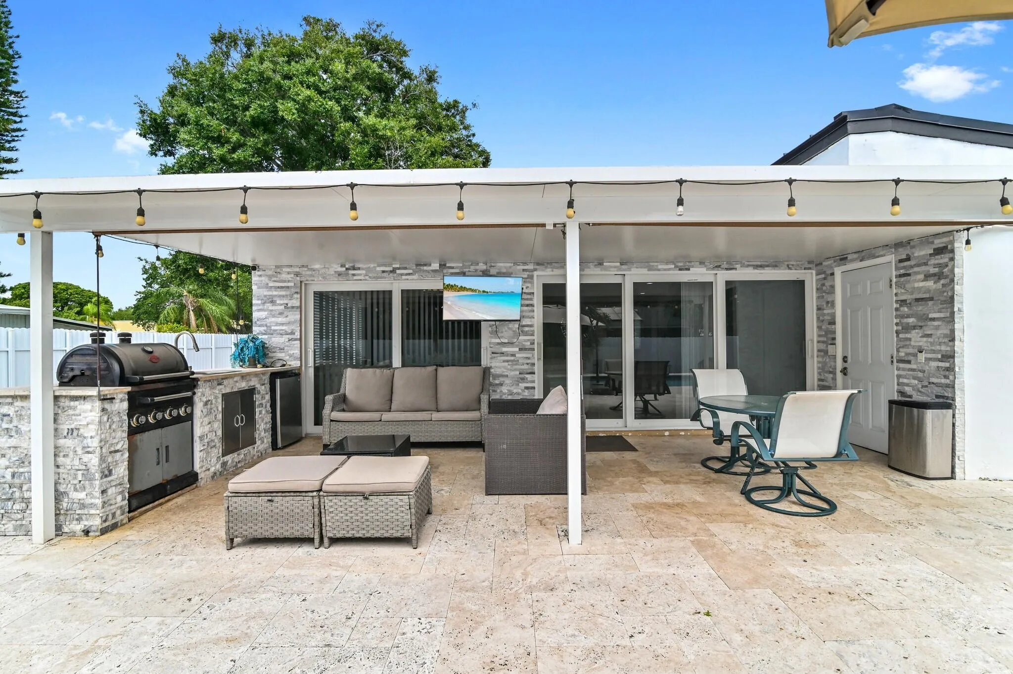 00036 - 124 Davis Rd