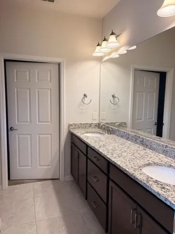 Primary bathroom/ walk in closet