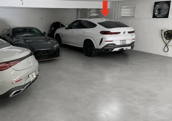 76 Isle of Venice Garage photo