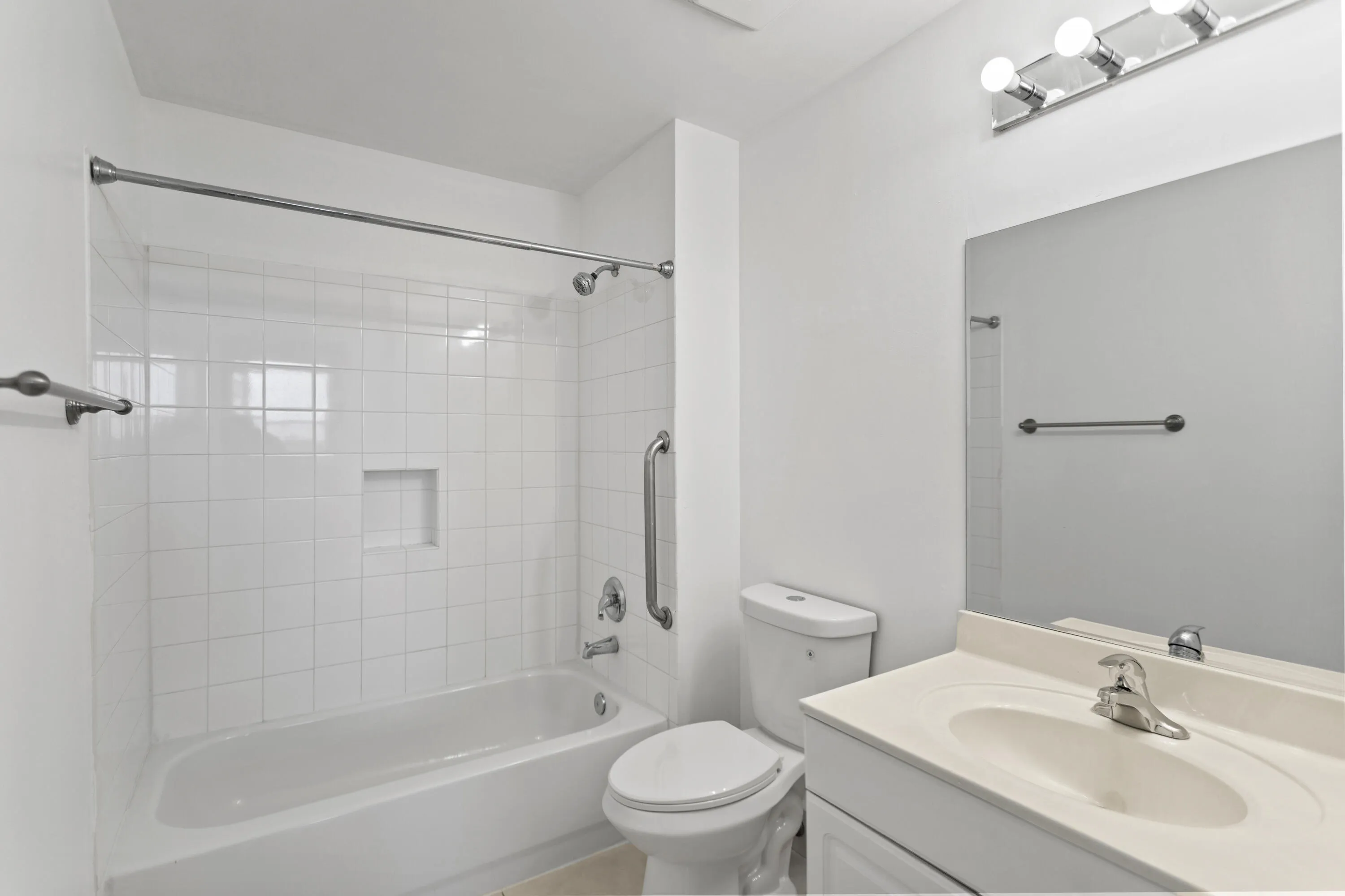 2nd Bath/Guest Bath