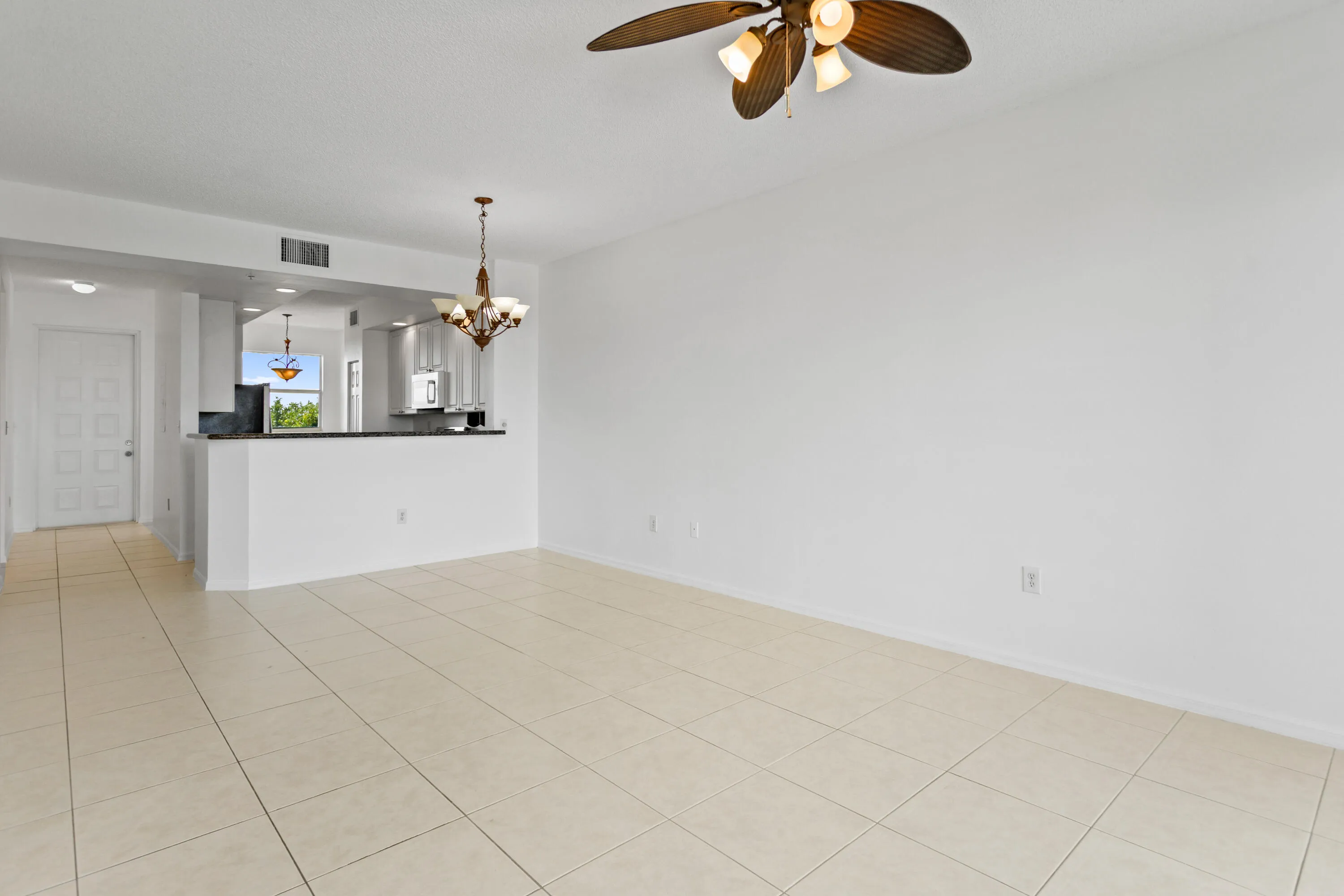Open Kitchen to Dining