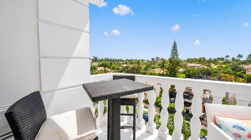 33-330 Cocoanut Row Unit 5B